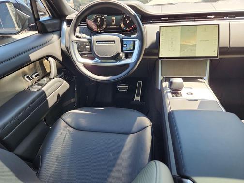 Obsidian Black Satin 2026 Land Rover Range Rover P615 SV