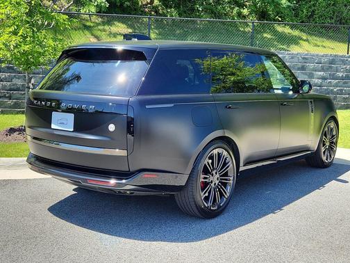 Obsidian Black Satin 2026 Land Rover Range Rover P615 SV