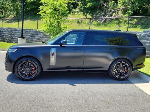Obsidian Black Satin 2026 Land Rover Range Rover P615 SV