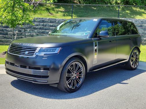 Obsidian Black Satin 2026 Land Rover Range Rover P615 SV