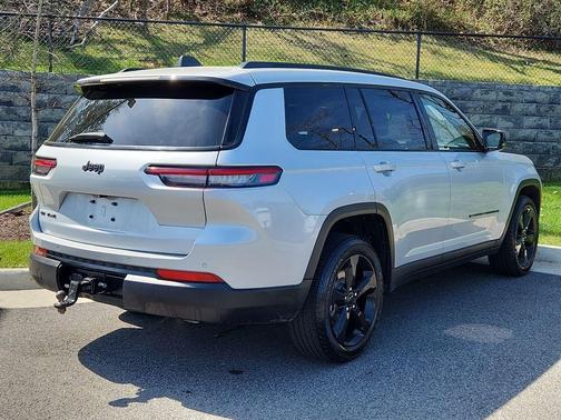 2023 Jeep Grand Cherokee L Laredo