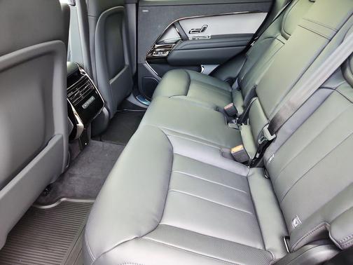 Borasco Grey 2026 Land Rover Range Rover Sport SE