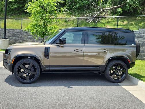 Stone 2026 Land Rover Defender P400 X-Dynamic SE
