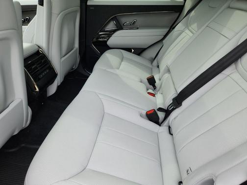 Giola Green 2026 Land Rover Range Rover Sport SE