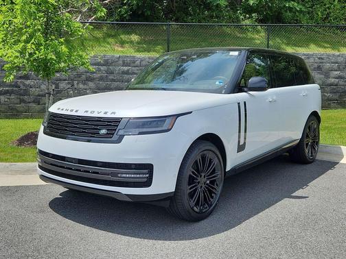 Ostuni Pearl White 2026 Land Rover Range Rover P400 SE 7 Seat