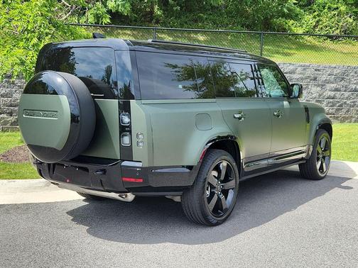 Woolstone Green 2026 Land Rover Defender P400 X-Dynamic SE
