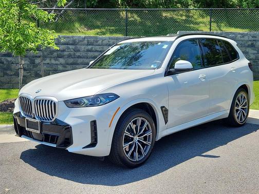 Mineral White Metallic 2026 BMW X5 xDrive40i