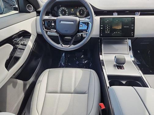 Fuji White 2026 Land Rover Range Rover Evoque S