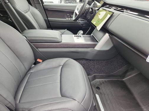 Sunset Gold In Gloss Finish 2026 Land Rover Range Rover P550e SE