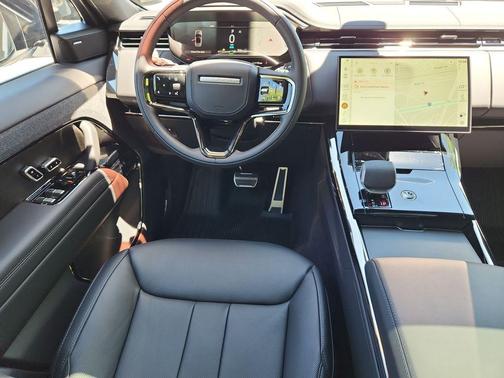 Fuji White 2026 Land Rover Range Rover Sport P460e Dynamic SE