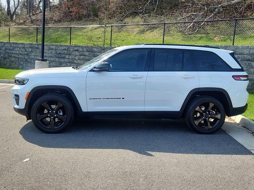 2024 Jeep Grand Cherokee Laredo