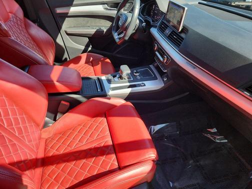 Mythos Black Metallic 2020 Audi SQ5 3.0T Premium