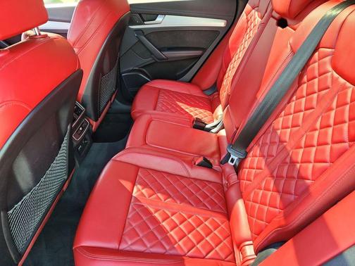 Mythos Black Metallic 2020 Audi SQ5 3.0T Premium