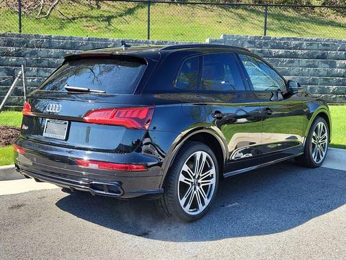 Mythos Black Metallic 2020 Audi SQ5 3.0T Premium