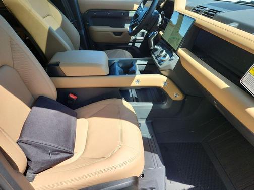 Woolstone Green 2026 Land Rover Defender P400 X-Dynamic SE