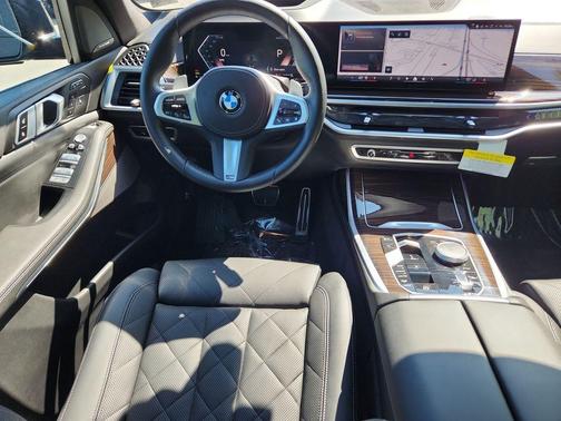 Black Sapphire Metallic 2025 BMW X7 xDrive40i