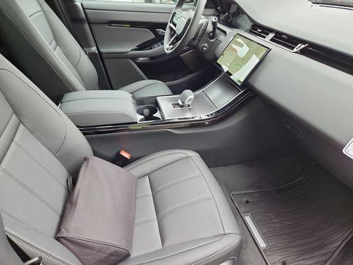 Santorini Black 2026 Land Rover Range Rover Evoque