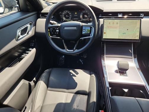 Fuji White 2026 Land Rover Range Rover Velar P400 Dynamic SE