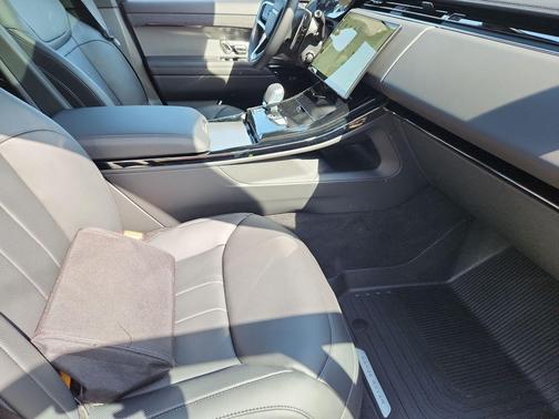 2026 Land Rover Range Rover Sport SE