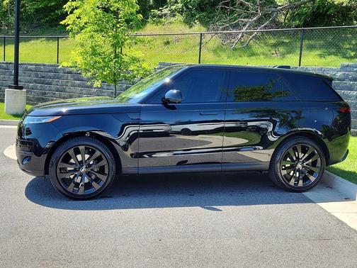Santorini Black 2024 Land Rover Range Rover Sport SE