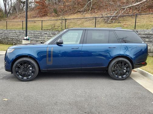 Petrolix Blue Gloss 2026 Land Rover Range Rover P400 SE 7 Seat