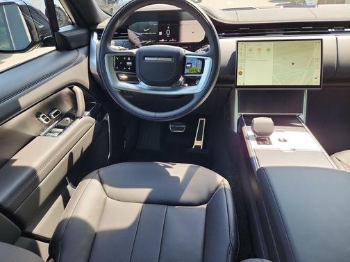 Santorini Black 2026 Land Rover Range Rover P400 SE