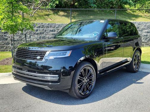 Santorini Black 2026 Land Rover Range Rover P400 SE