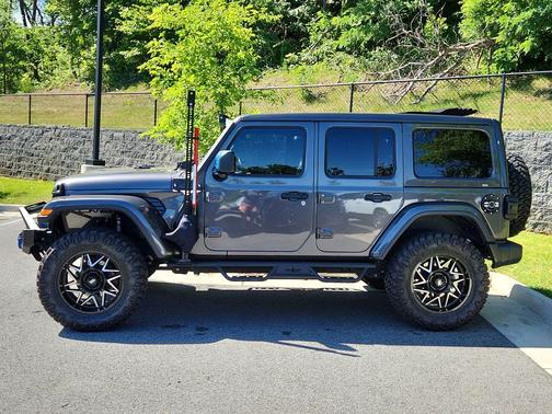 Granite Crystal Clearcoat Metallic 2021 Jeep Wrangler Unlimited Sahara Altitude
