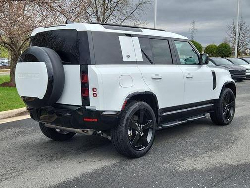 Fuji White 2024 Land Rover Defender P400 X-Dynamic SE