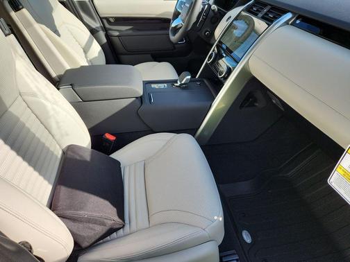 Varesine Blue 2026 Land Rover Discovery S