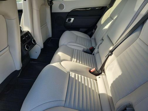 Varesine Blue 2026 Land Rover Discovery S