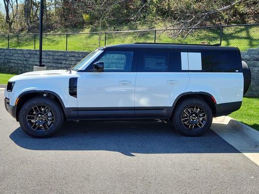 Fuji White 2026 Land Rover Defender P300 S