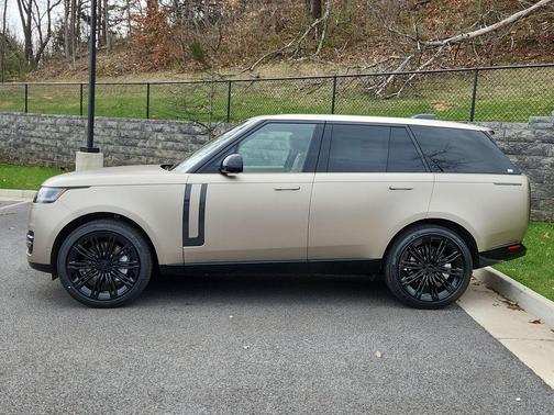 Sunset Gold In Satin Finish 2026 Land Rover Range Rover P530 SE