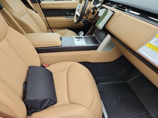 Sunset Gold In Satin Finish 2026 Land Rover Range Rover P530 SE