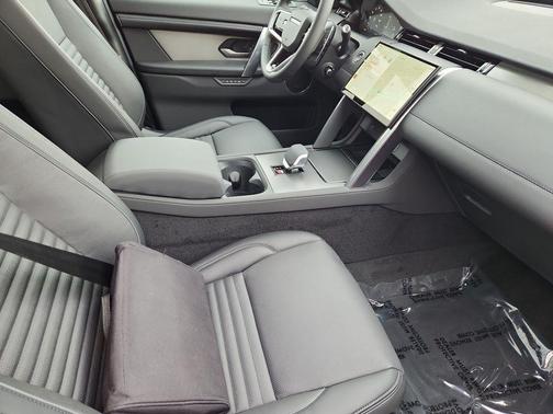 Firenze Red 2026 Land Rover Discovery Sport LANDMARK