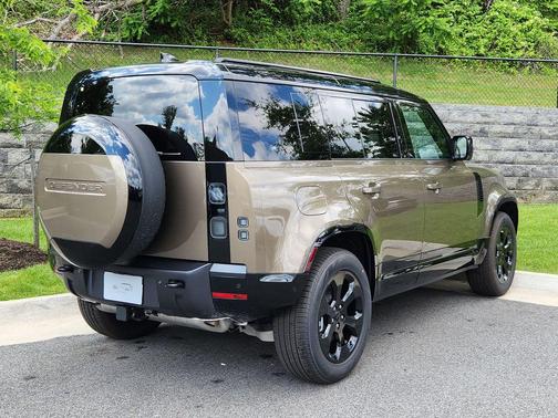Gondwana Stone 2026 Land Rover Defender P400 X-Dynamic SE