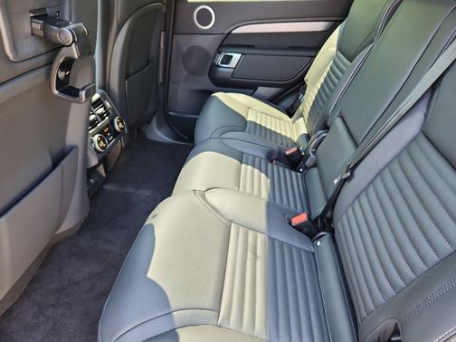 Eiger Grey 2025 Land Rover Discovery P360 Dynamic SE