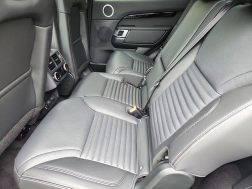 2025 Land Rover Discovery P300 S