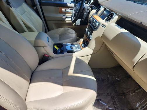 Montalcino Red 2015 Land Rover LR4 HSE