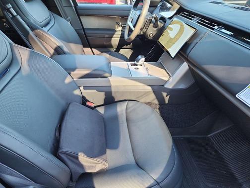 Obsidian Black Satin 2026 Land Rover Range Rover P615 SV