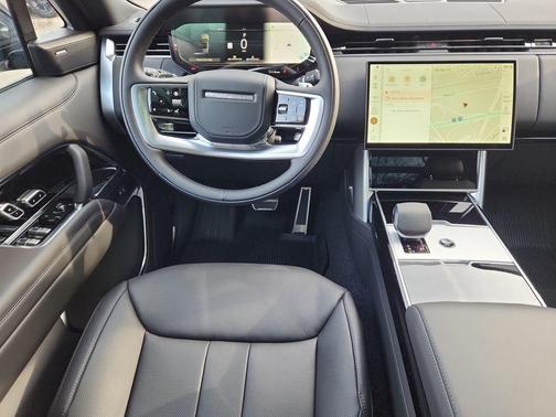 Santorini Black 2026 Land Rover Range Rover P400 SE 7 Seat
