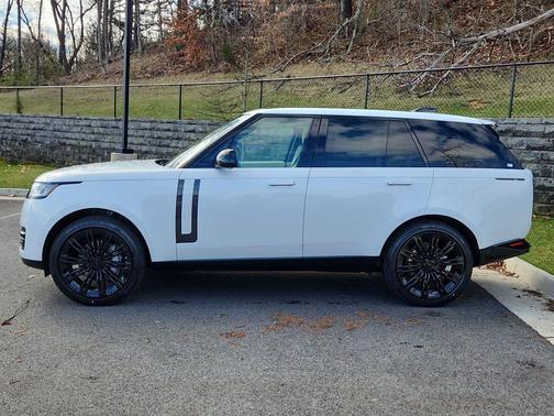 Ostuni Pearl White 2026 Land Rover Range Rover P400 SE