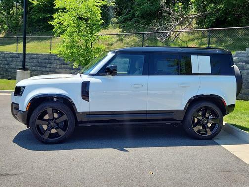 Fuji White 2026 Land Rover Defender P400 X-Dynamic SE