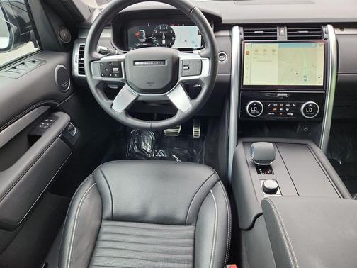 Hakuba Silver 2022 Land Rover Discovery P360 R-Dynamic S