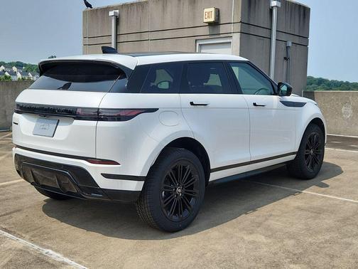 Ostuni Pearl White 2025 Land Rover Range Rover Evoque Dynamic SE