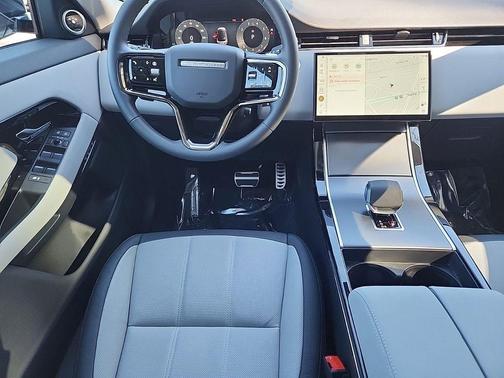 Ostuni Pearl White 2025 Land Rover Range Rover Evoque Dynamic SE