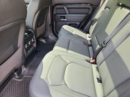 Santorini Black 2026 Land Rover Defender P400 X-Dynamic SE