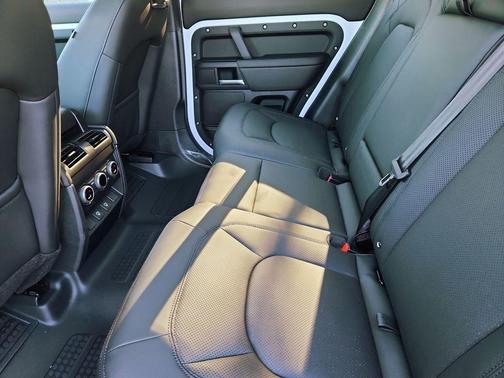 2025 Land Rover Defender P400 S