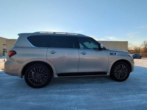 2024 INFINITI QX80 SENSORY