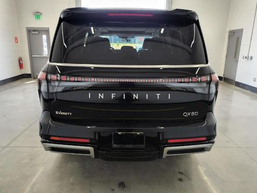 2025 INFINITI QX80 Luxe